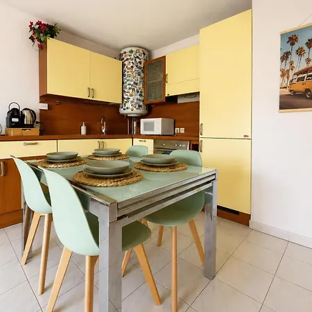 Apartment La Terrasse Bleue-parking Couvert-2 Min Plage-juan Les Pins Antibes